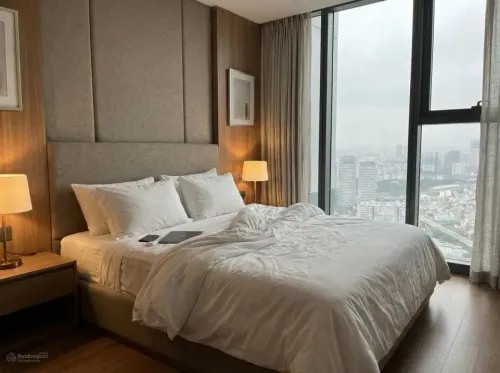 For Rent: Vinhomes Golden River 1BR 55m2 Newly Decorated