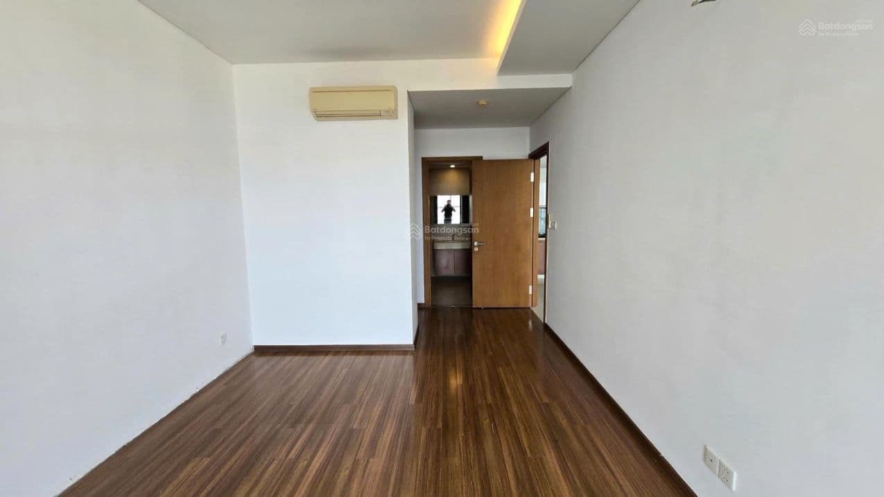 Exclusive 2-Bedroom Apartment with Basic Interior in Thao Dien Pearl, 105.2 sqm with Stunning River View, 28 Million VND/Month - Image 4