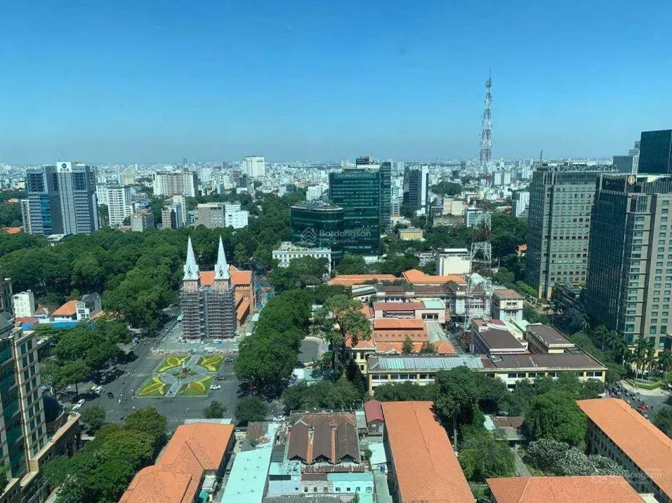 For Rent: Vincom Dong Khoi 3-Bedroom Apartment, 160m², City View - Photo 1