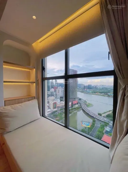 For Rent: Saigon Royal 2BR 2BA 90m² Brand New 100% River View Direct Fireworks View - Photo 8