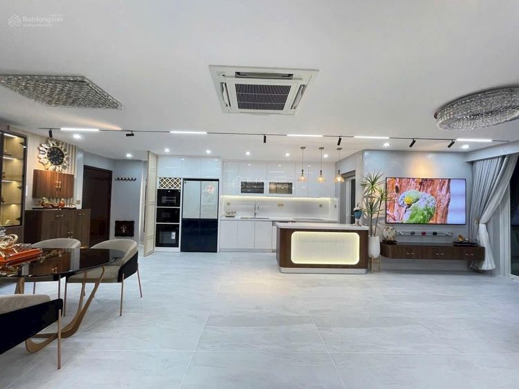 For Rent: Riverpark Residence 3BR 135m² Luxurious Furnishing 50 Million - Photo 2