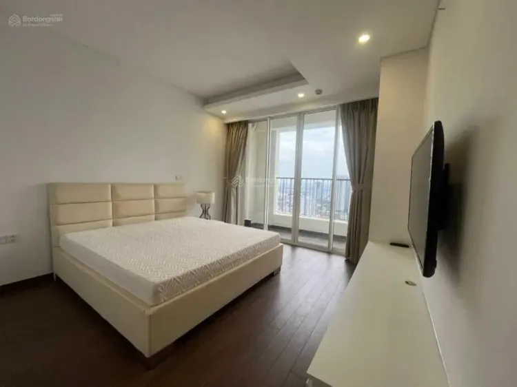 For Rent: The Manor 2BR 105m2 Beautiful Southeast-Facing View - Photo 4