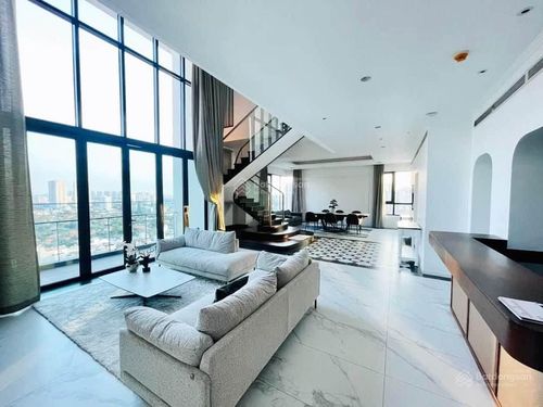 出租：Eco Green Sài Gòn 复式顶层公寓 3房 300m² 家具齐全 全景视野 5500万