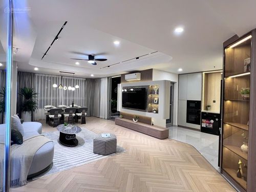 出租：Green Valley 三房 128㎡ 高端家具齐全 月租 2700 万越南盾