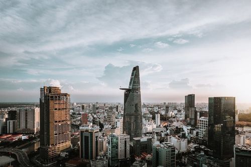 HCMC District 2 vs Hanoi's Tay Ho: Complete Price Comparison Guide for Expat Apartments as Q1 2025 Rates Shift 15-20%