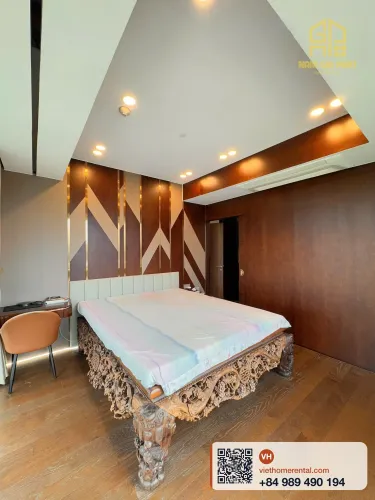 C0611 Metropole Galleria - 4-Bedroom Luxury Furnished Apartment